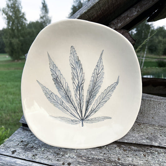 Plate Hemp leaf