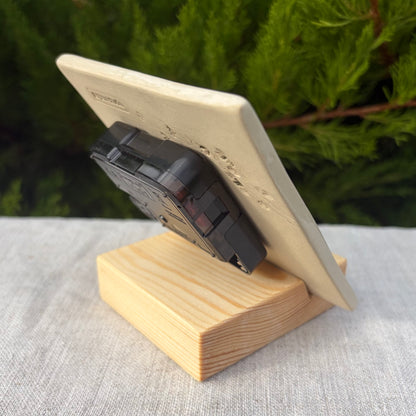 Nature-inspired ceramic clock