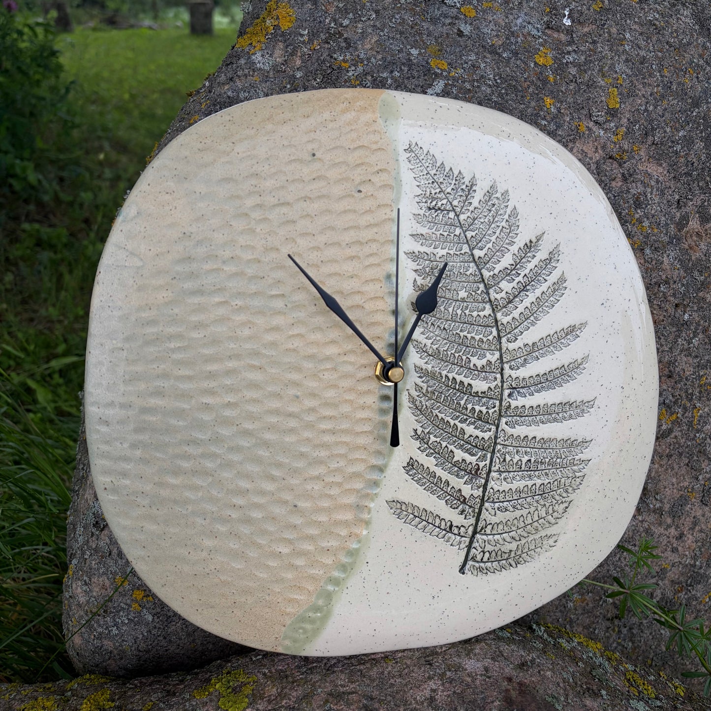 Sienas pulkstenis Līgo