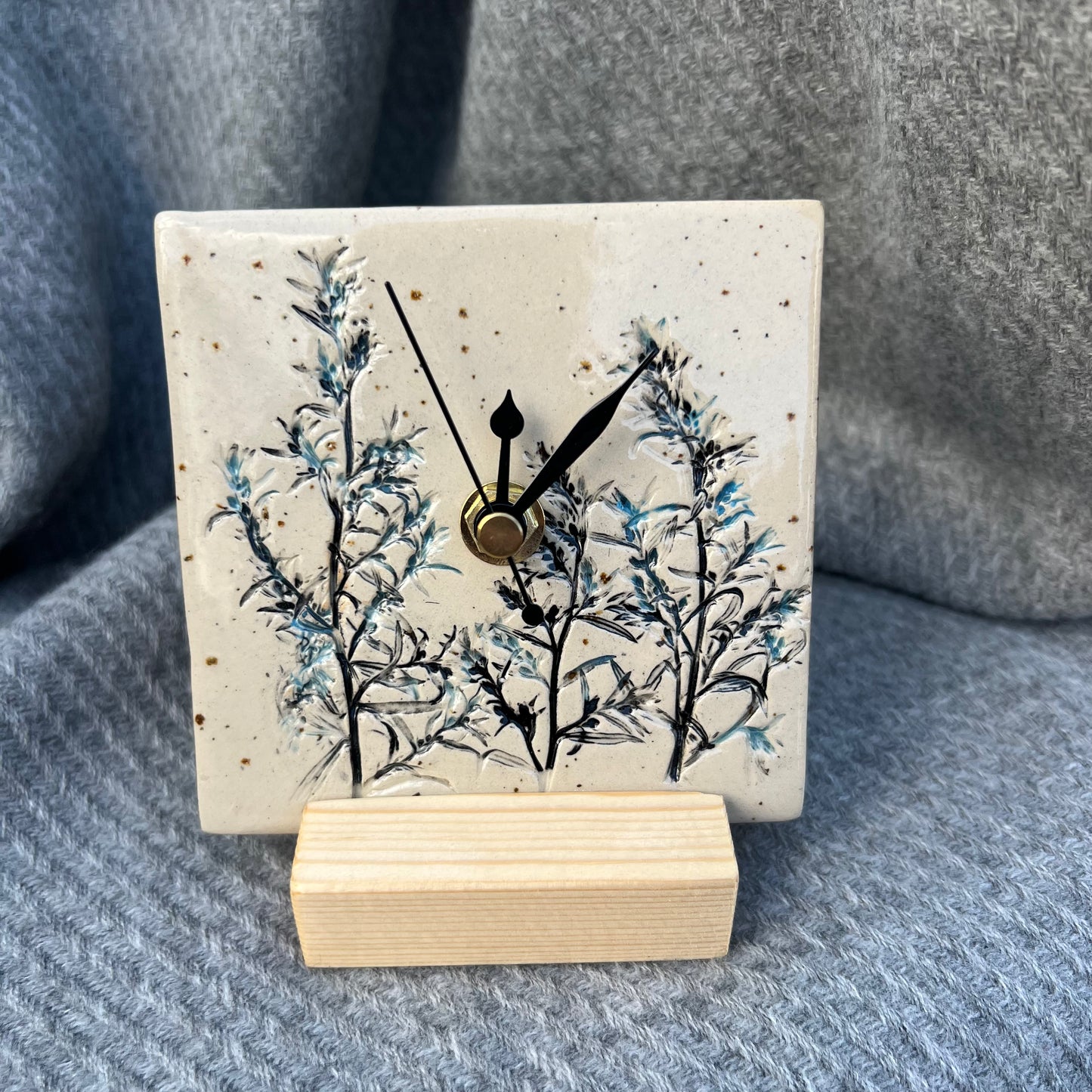 Botanicla shelf Clock