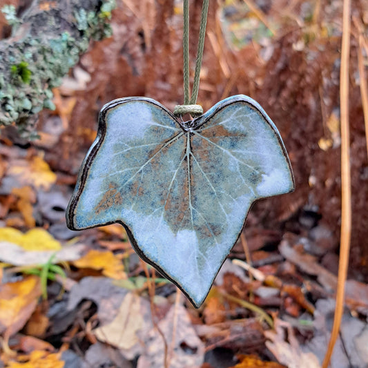 Ceramic Pendant Rustic Leaf