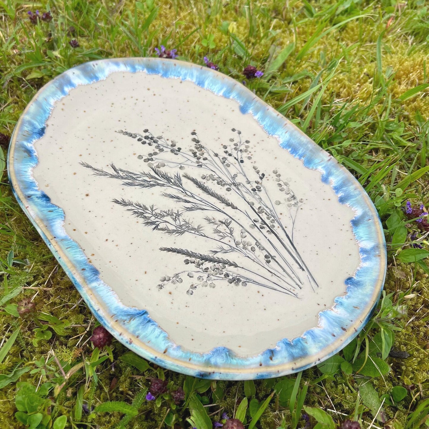 Servējama paplāte Pļava