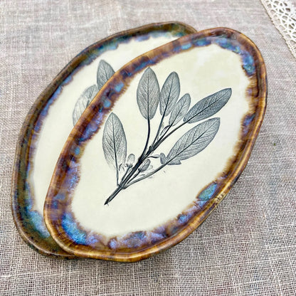 Šķīvis Salvijas lapas