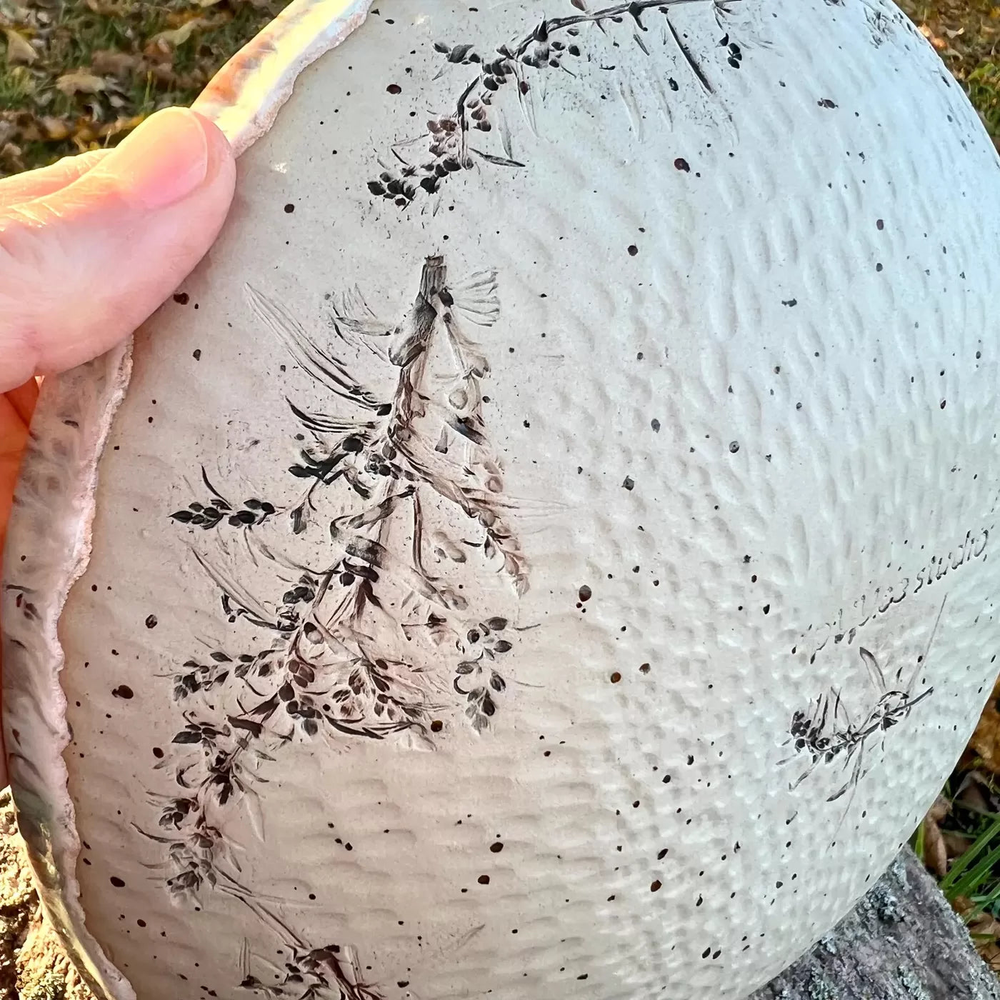 Bļoda Pļavas motīvs