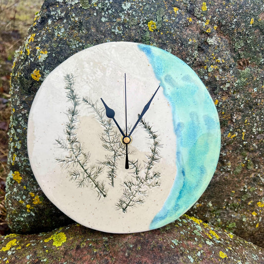 Sienas pulkstenis Košais Kadiķis