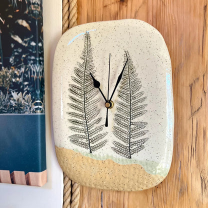 Sienas pulkstenis Papardes pļavā