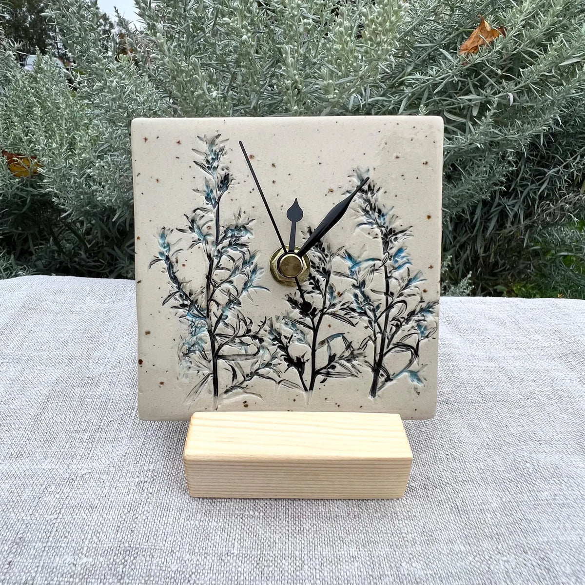 Botanicla shelf Clock