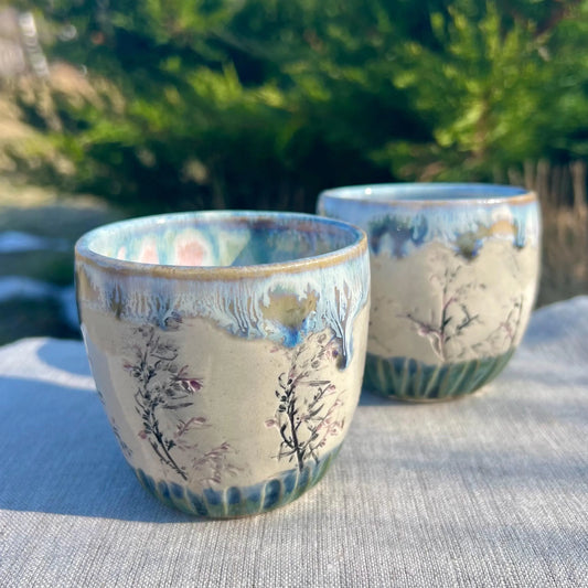 Glāzīte ar ziediem